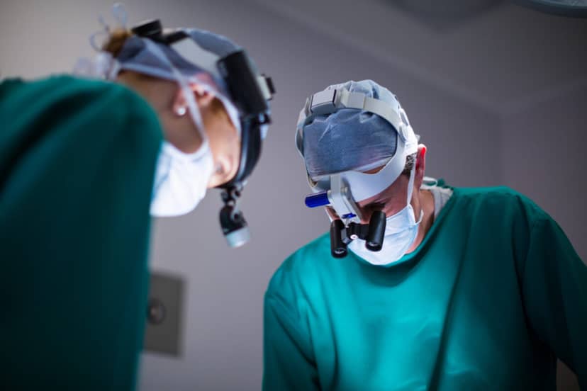 Milimetry od nerwów i naczyń. Spektakularna operacja rzadkiego guza w Gdyni