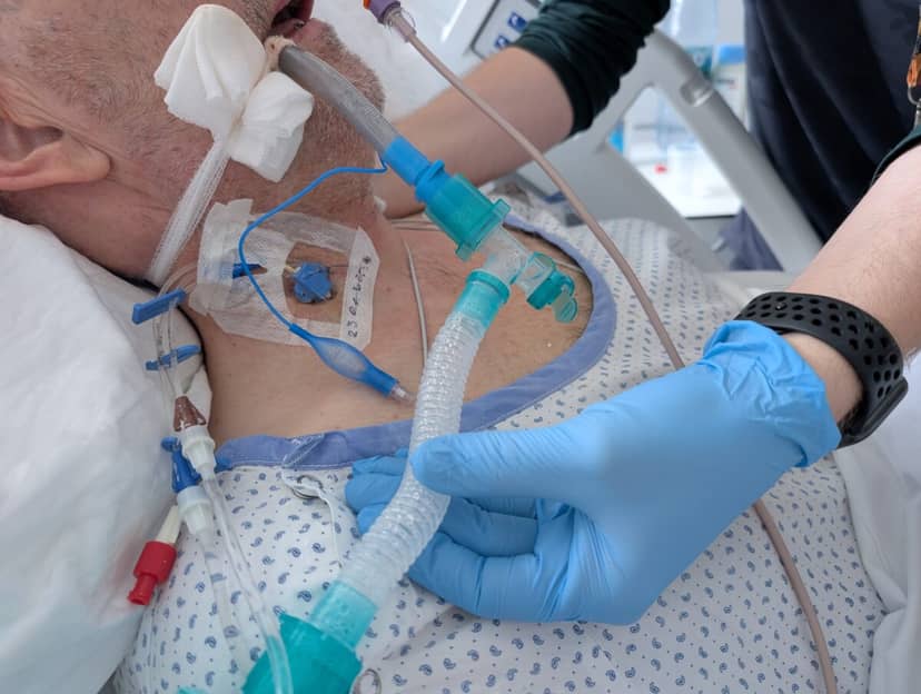 Praca pielęgniarek na oddziale neurologicznym. Zdarzają się trudne dyżury, ale jest wielka satysfakcja, ilekroć widać postęp u pacjenta