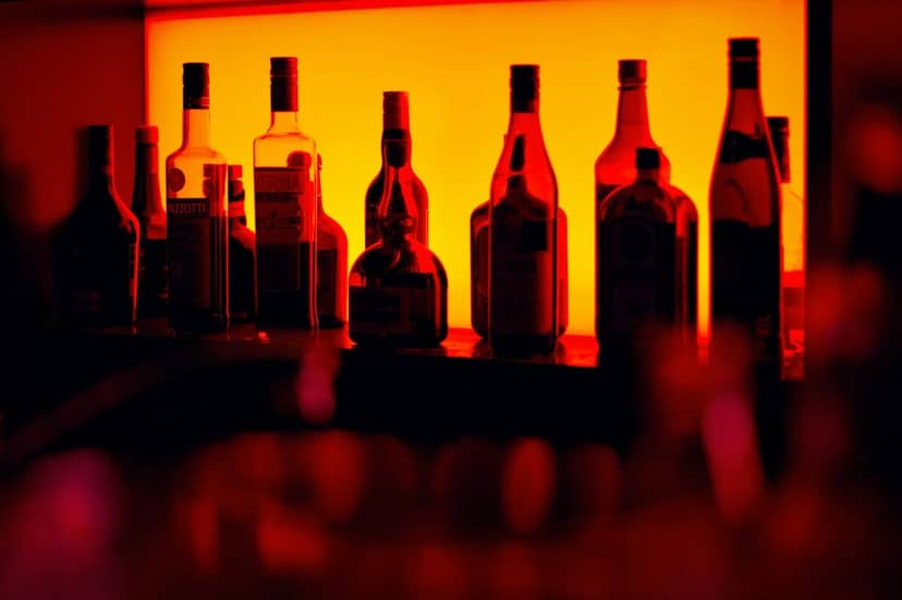 Alkohol otwiera jelitowe „wrota” dla bakterii i niszczy wątrobę