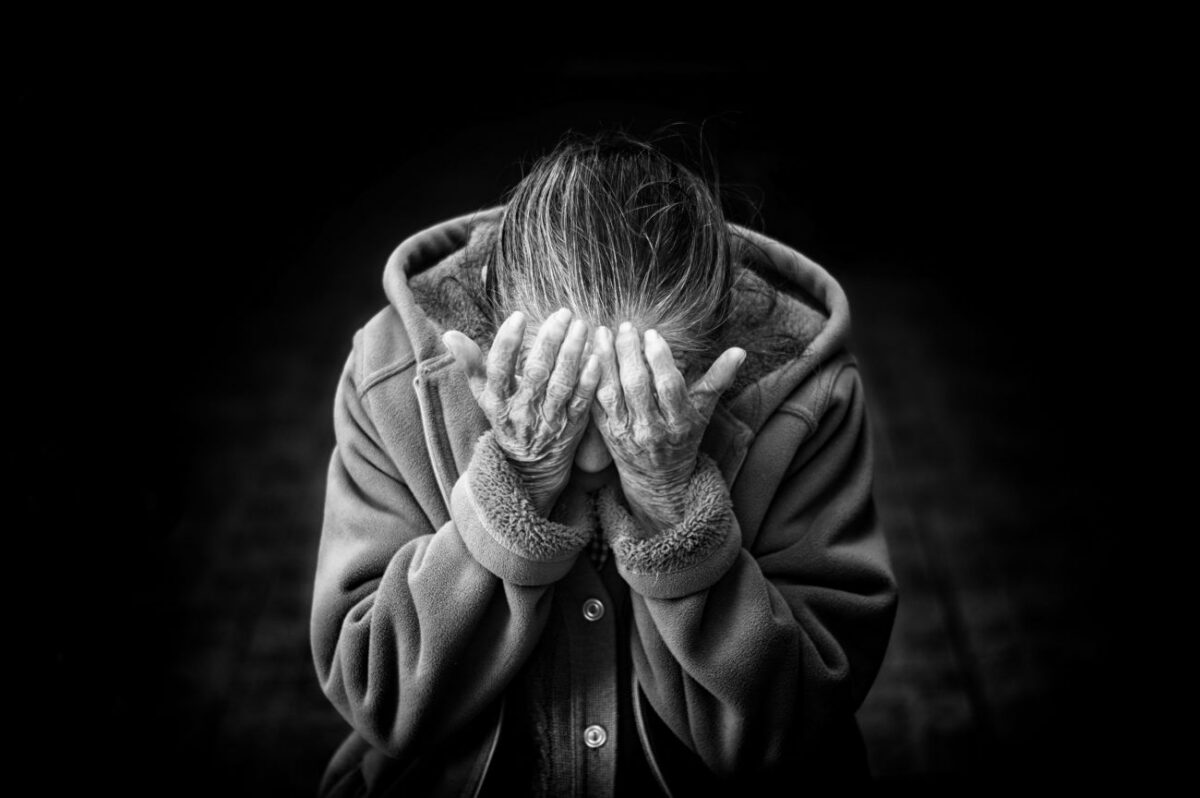 Cicha epidemia XXI wieku. Choroba Alzheimera rozwija się w ukryciu nawet przez 15 lat