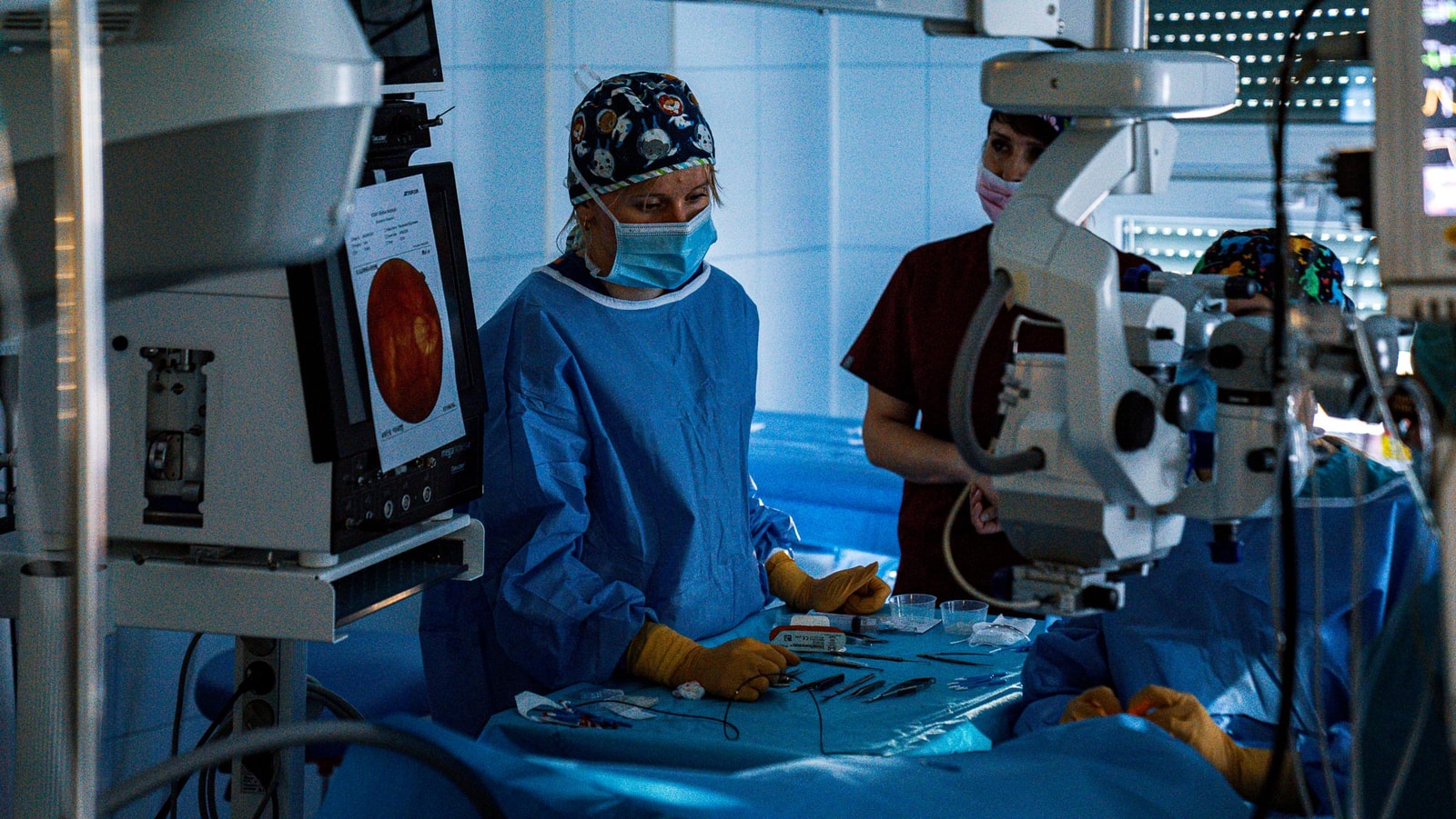 Rzeszowscy lekarze podczas operacji &#8211; zdjęcie poglądowe /Fot. Uniwersytecki Szpital Kliniczny im. Fryderyka Chopina w Rzeszowie
