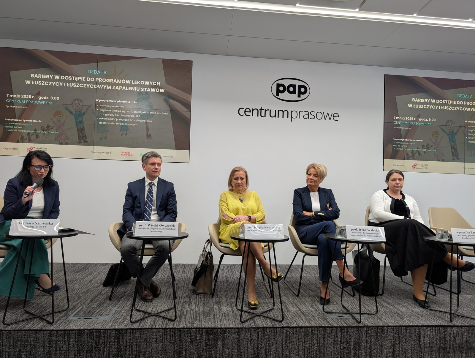 Debata „Bariery w dostępie do programów lekowych w łuszczycy i łuszczycowym zapaleniu stawów”. Od lewej: Dagmara Samselska, Fundacja AMICUS; prof. Witold Owczarek, konsultant krajowy ds. dermatologii i wenerologii; prof. Brygida Kwiatkowska, konsultant krajowy ds. reumatologii; Prof. Irena Walecka, konsultant ds. dermatologii i wenerologii woj. mazowieckiego; Agnieszka Bartczak, psycholog, psychoterapeuta Fundacja AMICUS. Fot. Beata Igielska
