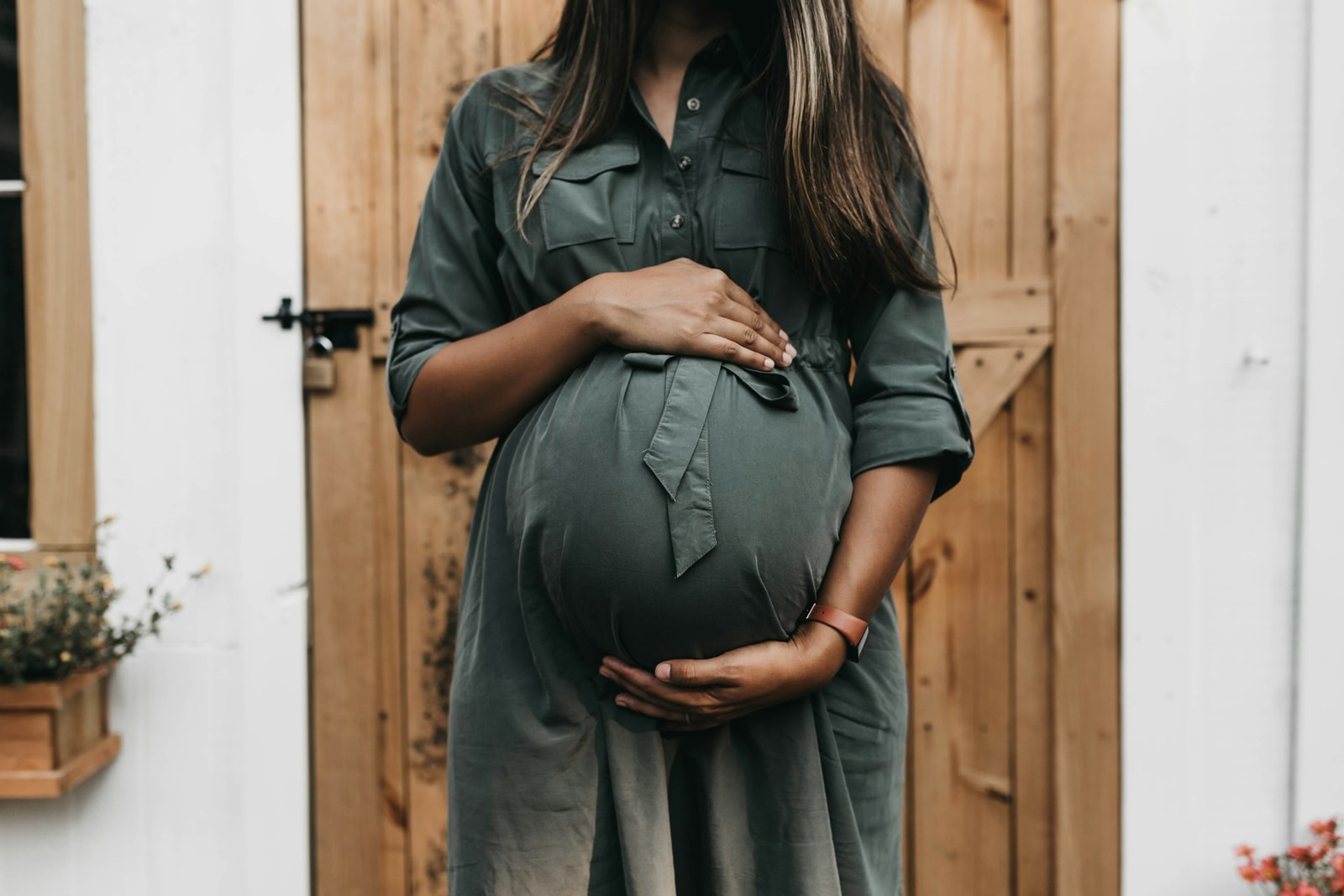 Kobiety w ciąży mogą zażywać leki przeciwbólowe bez obaw o dziecko /Fot. Unsplash

